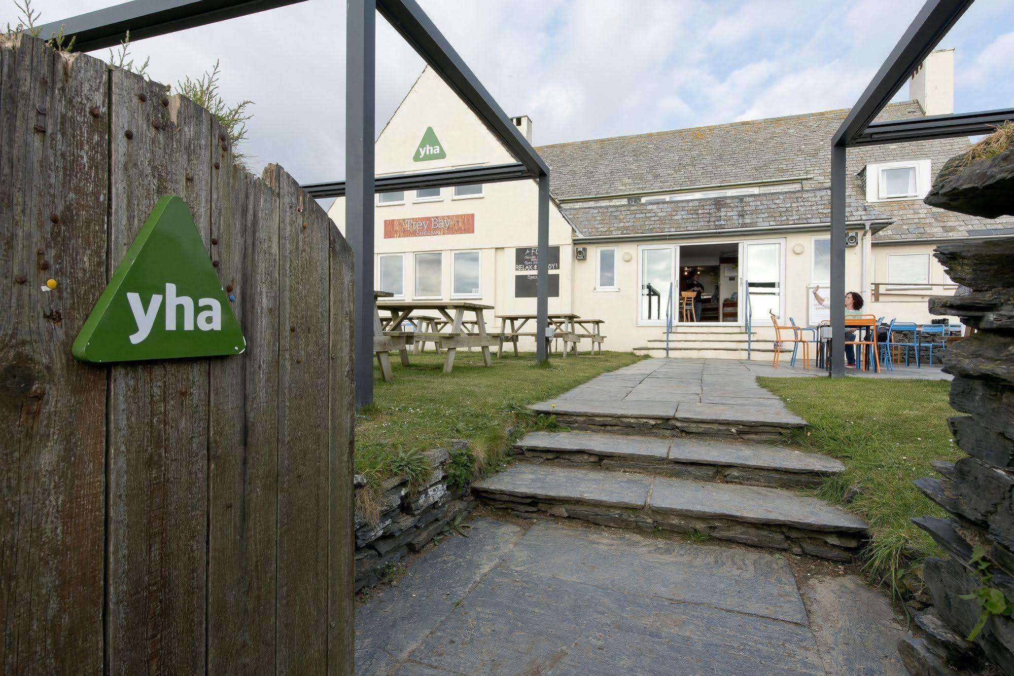 Yha Treyarnon Bay Hostel Padstow Exterior photo
